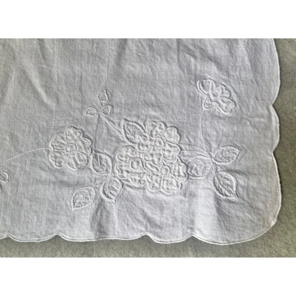 Embroidered Floral Placemats Napkins 17